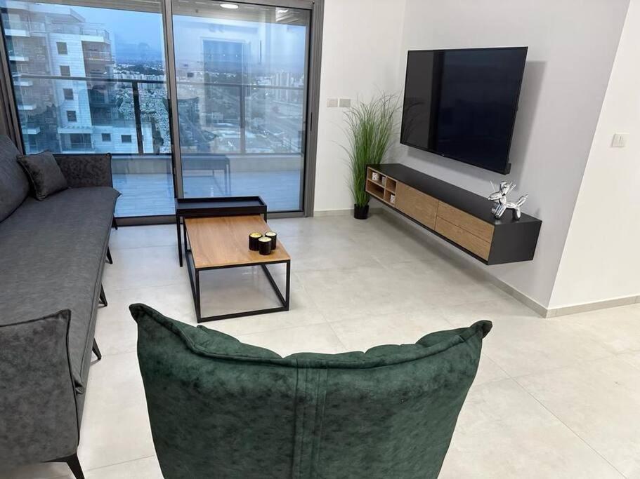 Elegant 3 Bedroom Ocean View Condo In Kiryat Yam Qiryat Yam Екстер'єр фото